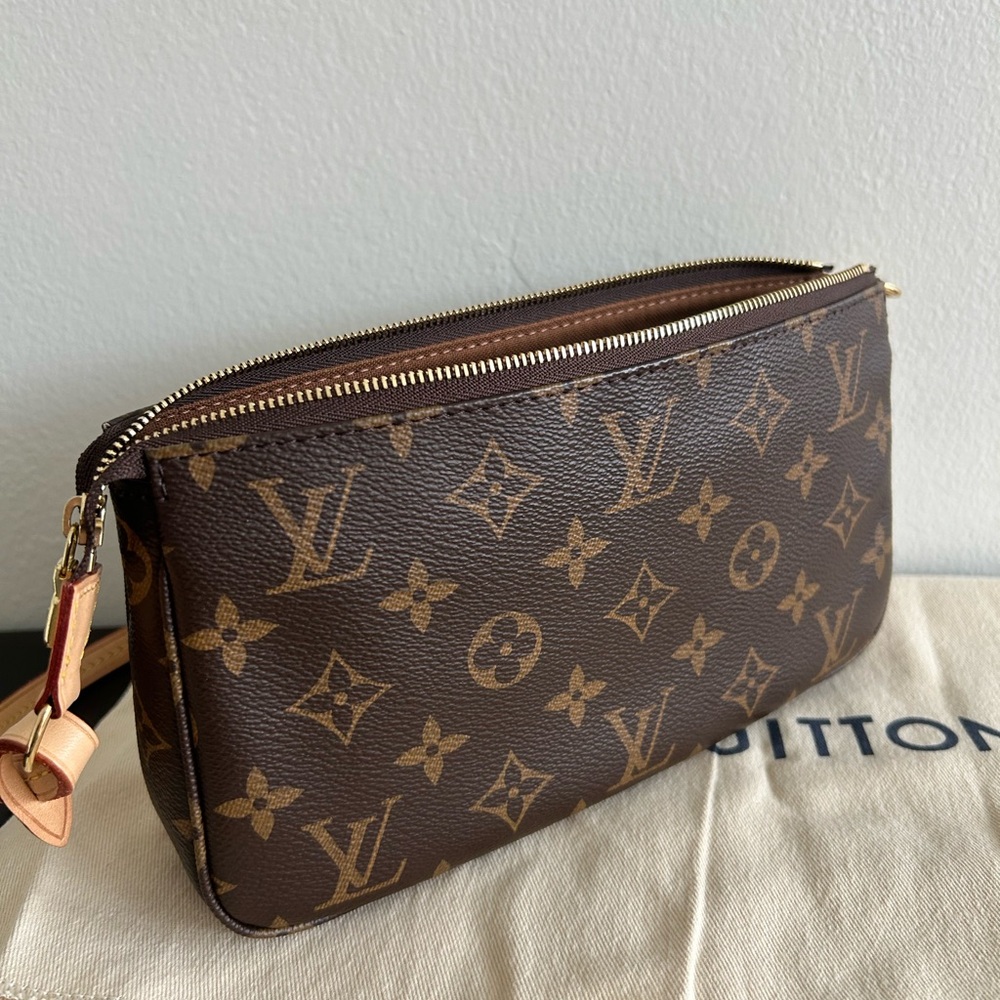 Louis Vuitton Mini Bag in Brown with Gold Accents - Picture 2 of 14